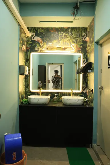 Production Friendly Workspace image 6