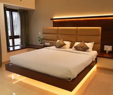 Elegant Contemporary Mansion image 4