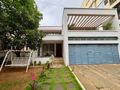 Sunlit Duplex Villa image 2