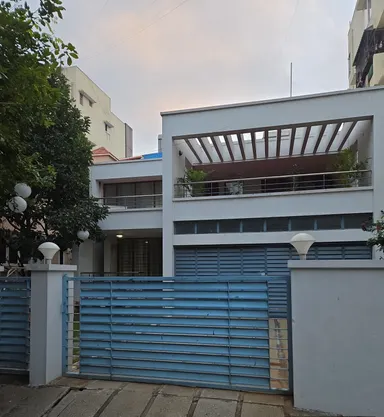 Sunlit Duplex Villa image 3