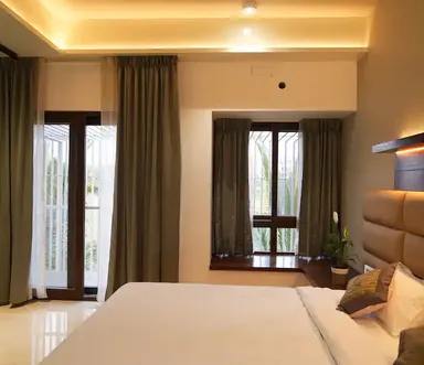 Elegant Contemporary Mansion image 10