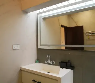 Elegant Contemporary Mansion image 18