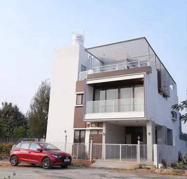 Elegant Contemporary Mansion image 8