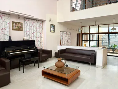 Sunlit Duplex Villa image 6