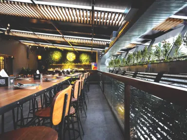 Luxe Irish Style Resto Bar image 2