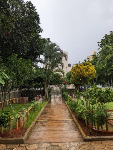 Duplex Guest House image 9