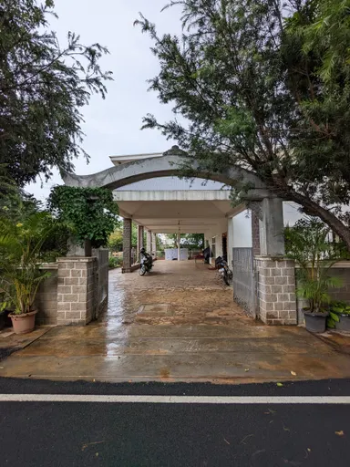 Duplex Guest House image 21