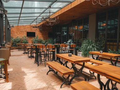 Luxe Irish Style Resto Bar image 8