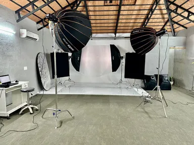 Professional photography studio in HRBR Layout image 6